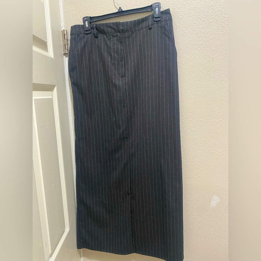 NWT Forever 21 Black Pinstripe Skirt, back slit front and back pockets size L